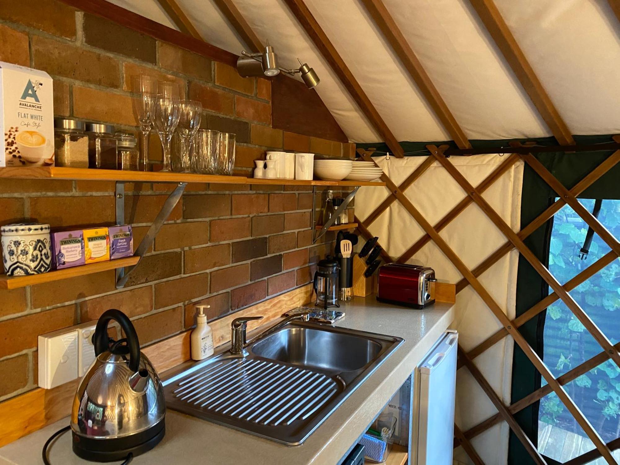 Hotel Nikau Sanctuary à Raglan Extérieur photo